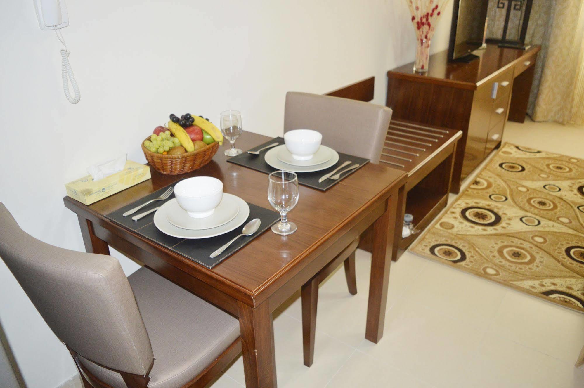 Grand Midwest View Hotel Apartments Dubaï Extérieur photo