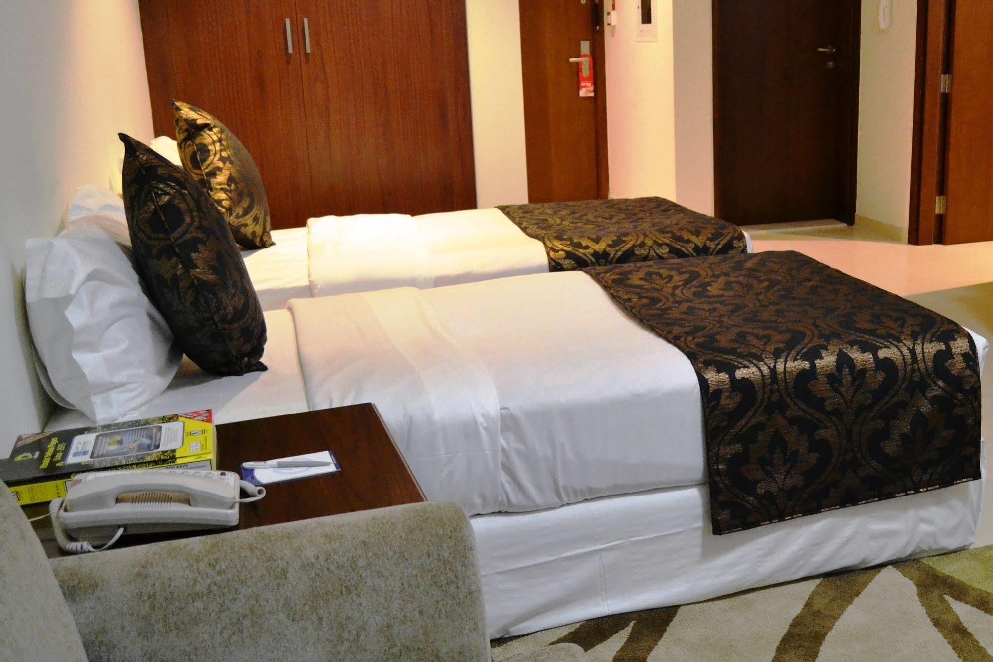 Grand Midwest View Hotel Apartments Dubaï Extérieur photo