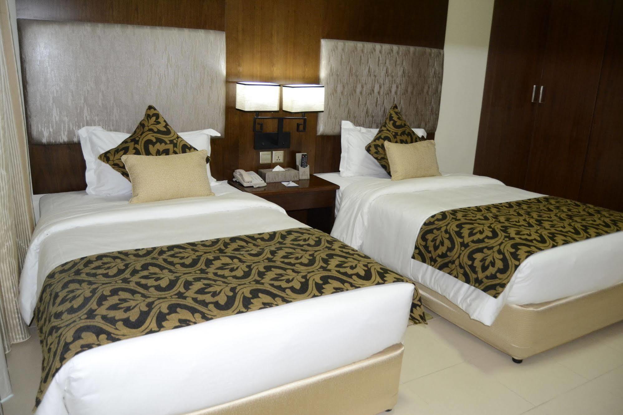 Grand Midwest View Hotel Apartments Dubaï Extérieur photo