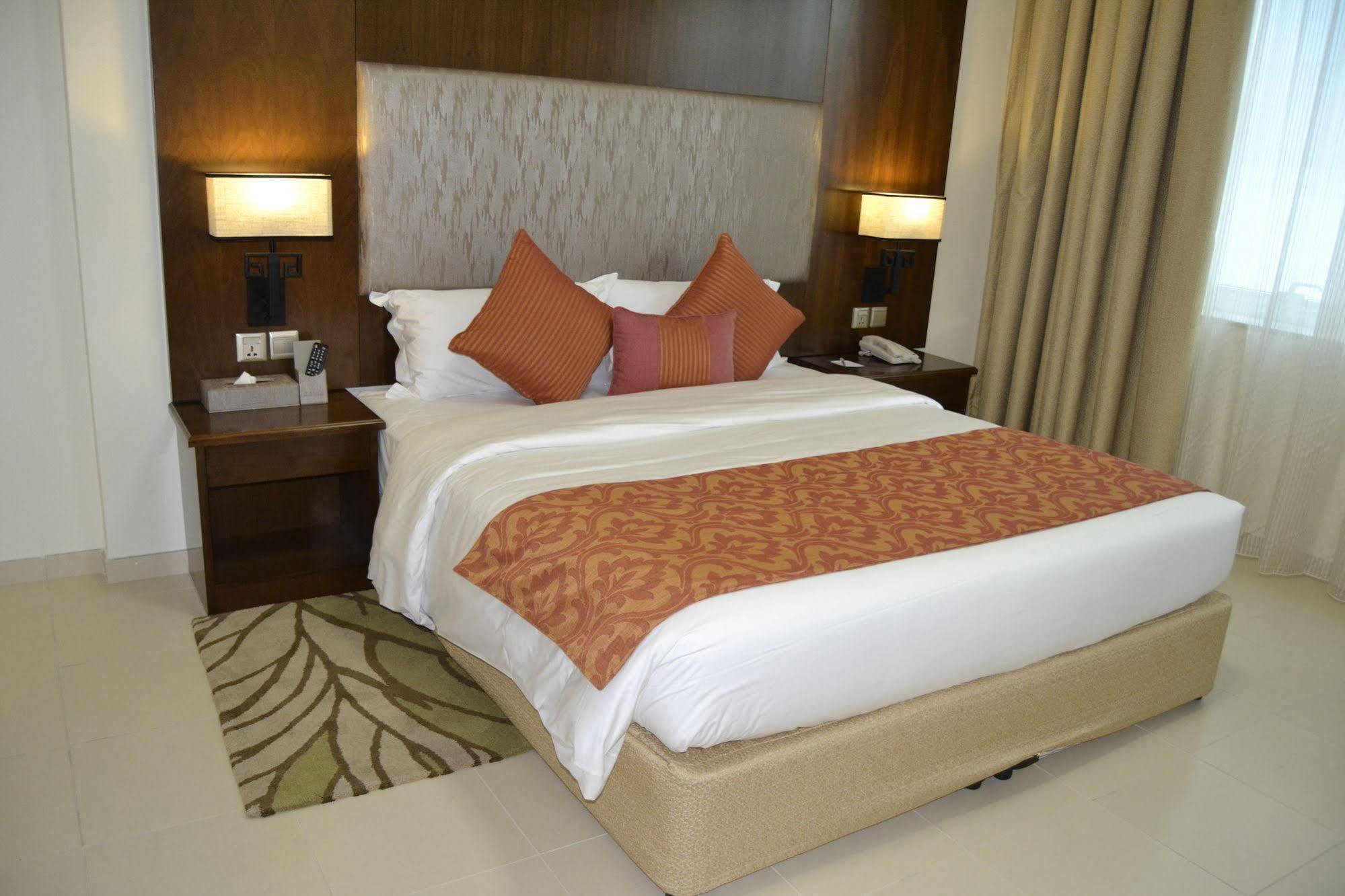 Grand Midwest View Hotel Apartments Dubaï Extérieur photo