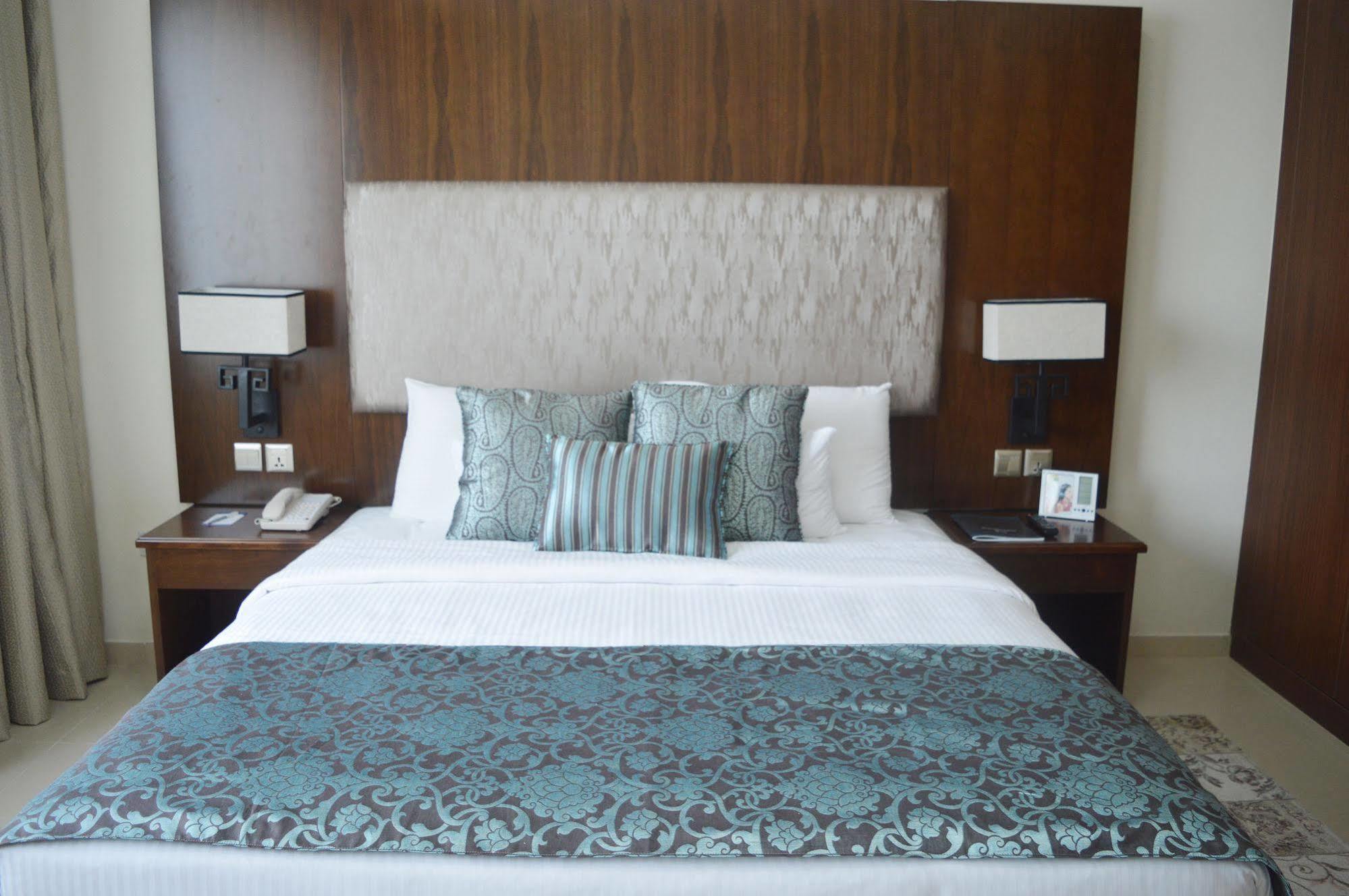 Grand Midwest View Hotel Apartments Dubaï Extérieur photo